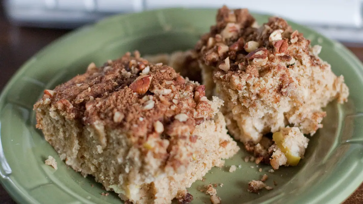 Cake Maker bakes